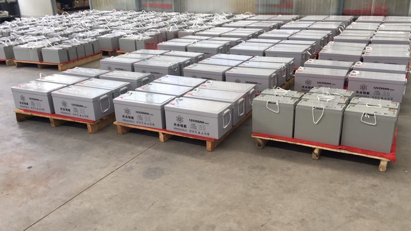 太陽能蓄電池車間生產現場